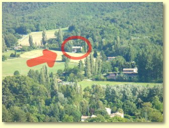 Vue sur la maison depuis le vieux village
